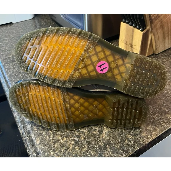 New DR. MARTENS 1460 SMOOTH LEATHER BOOTS - VINTAGE TAUPE - Picture 9 of 12